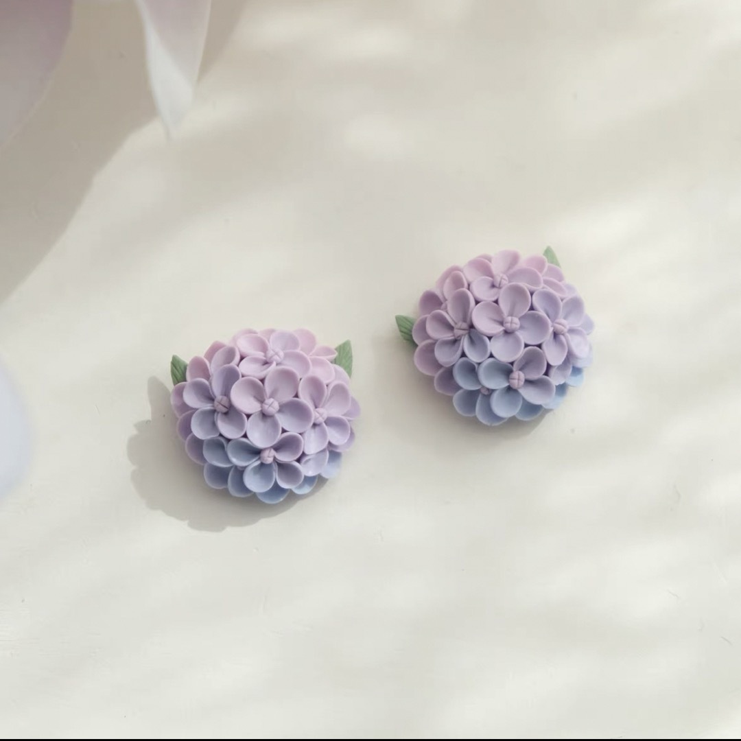 紫陽花　ピアス ハンドメイドのアクセサリー(ピアス)の商品写真