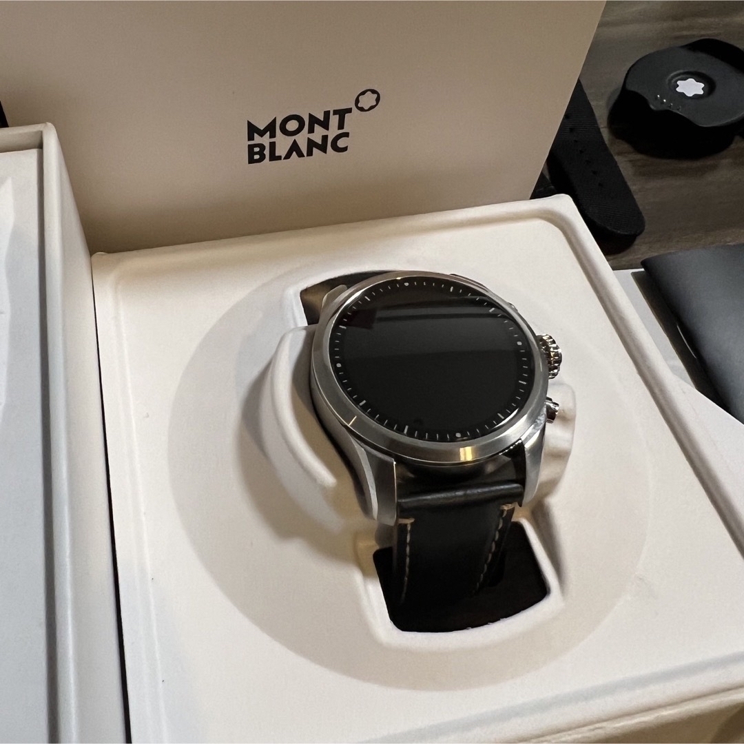 MONTBLANC(モンブラン)のMONTBLANCモンブラン S2T18 SUMMIT2 未使用 メンズの時計(腕時計(デジタル))の商品写真