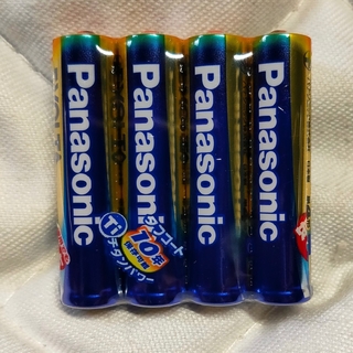 パナソニック(Panasonic)のパナソニック エボルタ 単4形アルカリ乾電池 4本パック LR03EJ/4SE(日用品/生活雑貨)