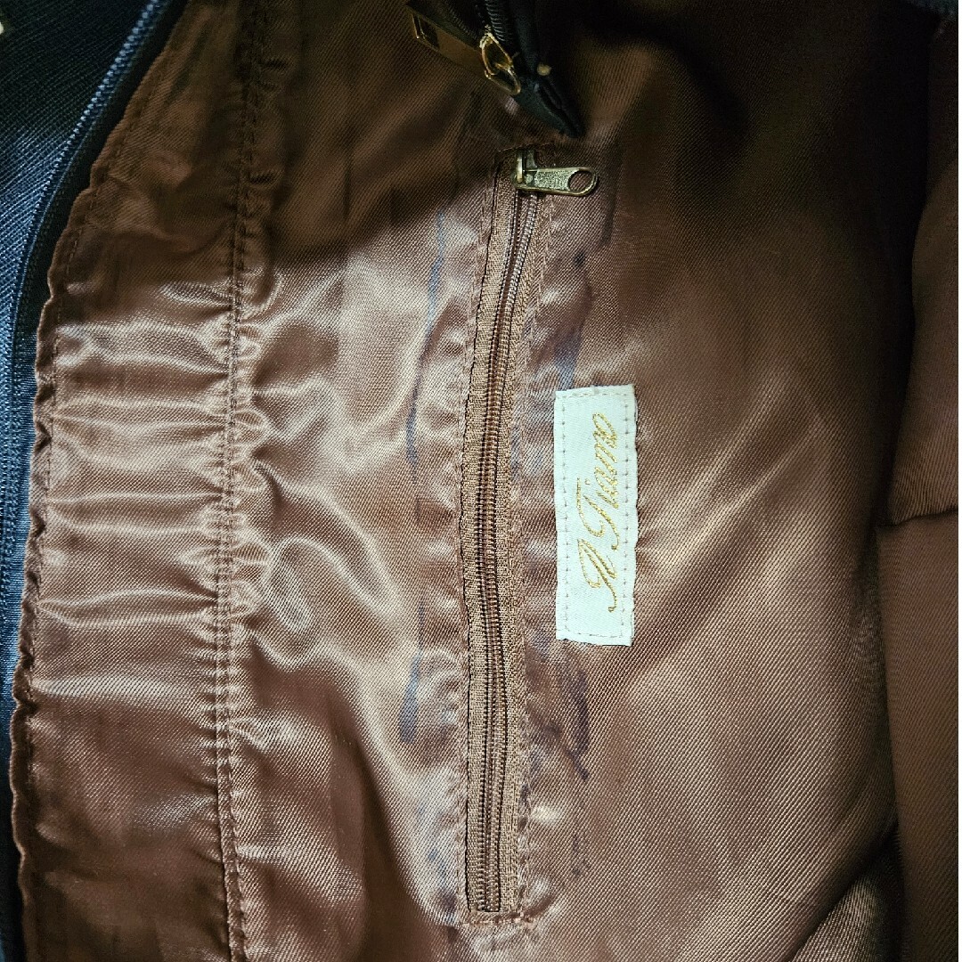 レデースバッグ　ネイビー　A4 レディースのバッグ(トートバッグ)の商品写真
