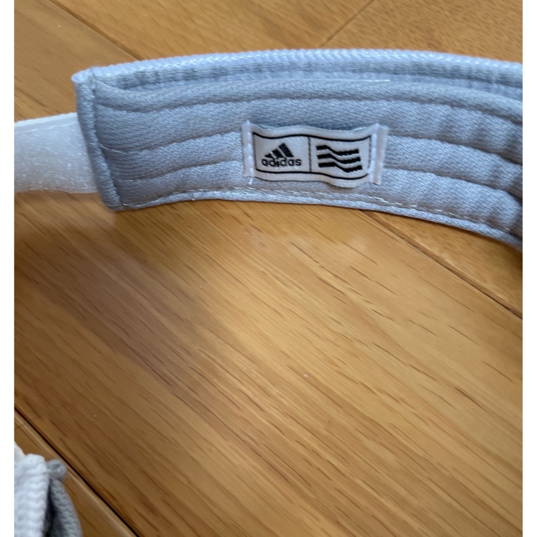 adidas(アディダス)のadidas サンバイザー　レディース メンズの帽子(サンバイザー)の商品写真