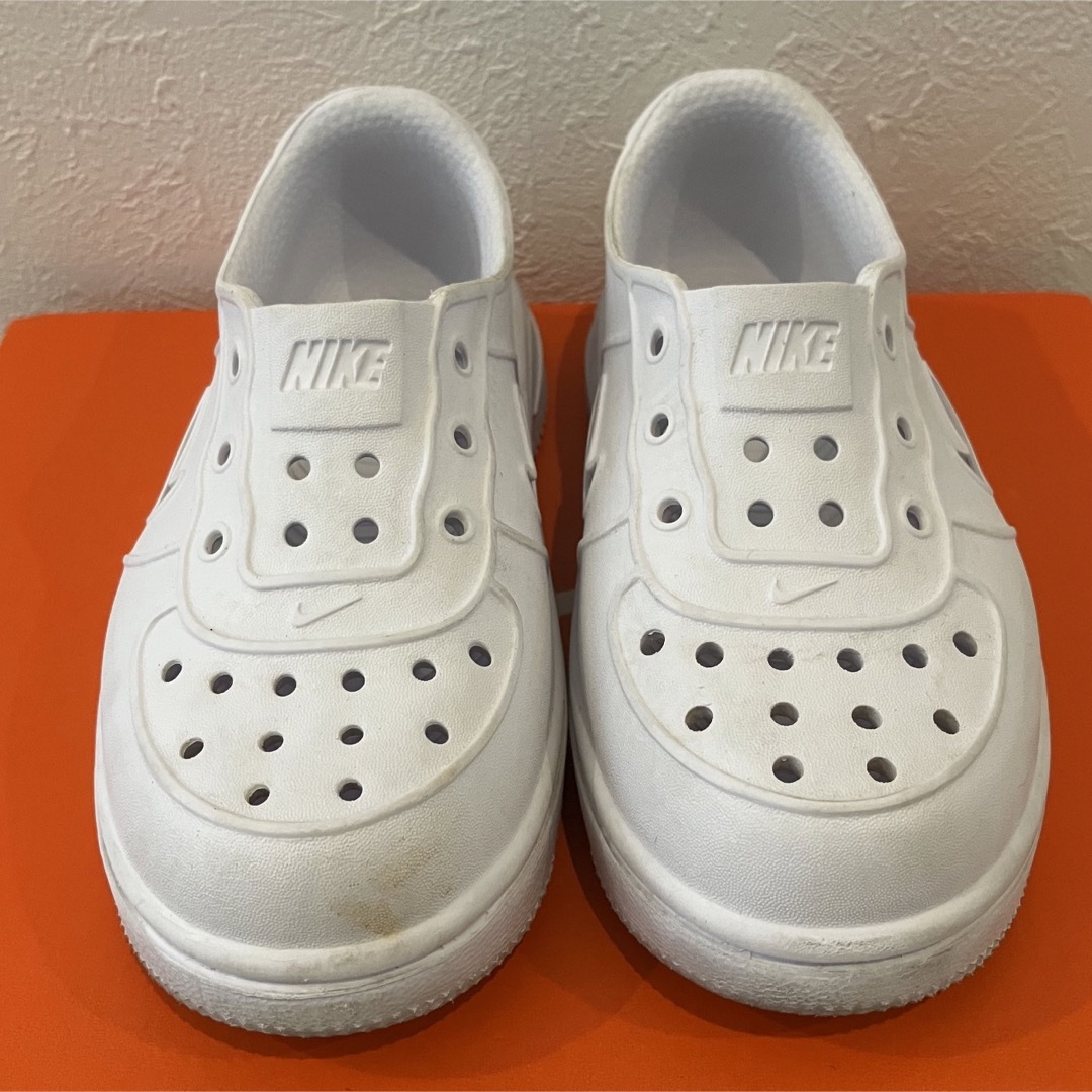 NIKE(ナイキ)のNIKE フォームフォース 15cm キッズ/ベビー/マタニティのキッズ靴/シューズ(15cm~)(スニーカー)の商品写真