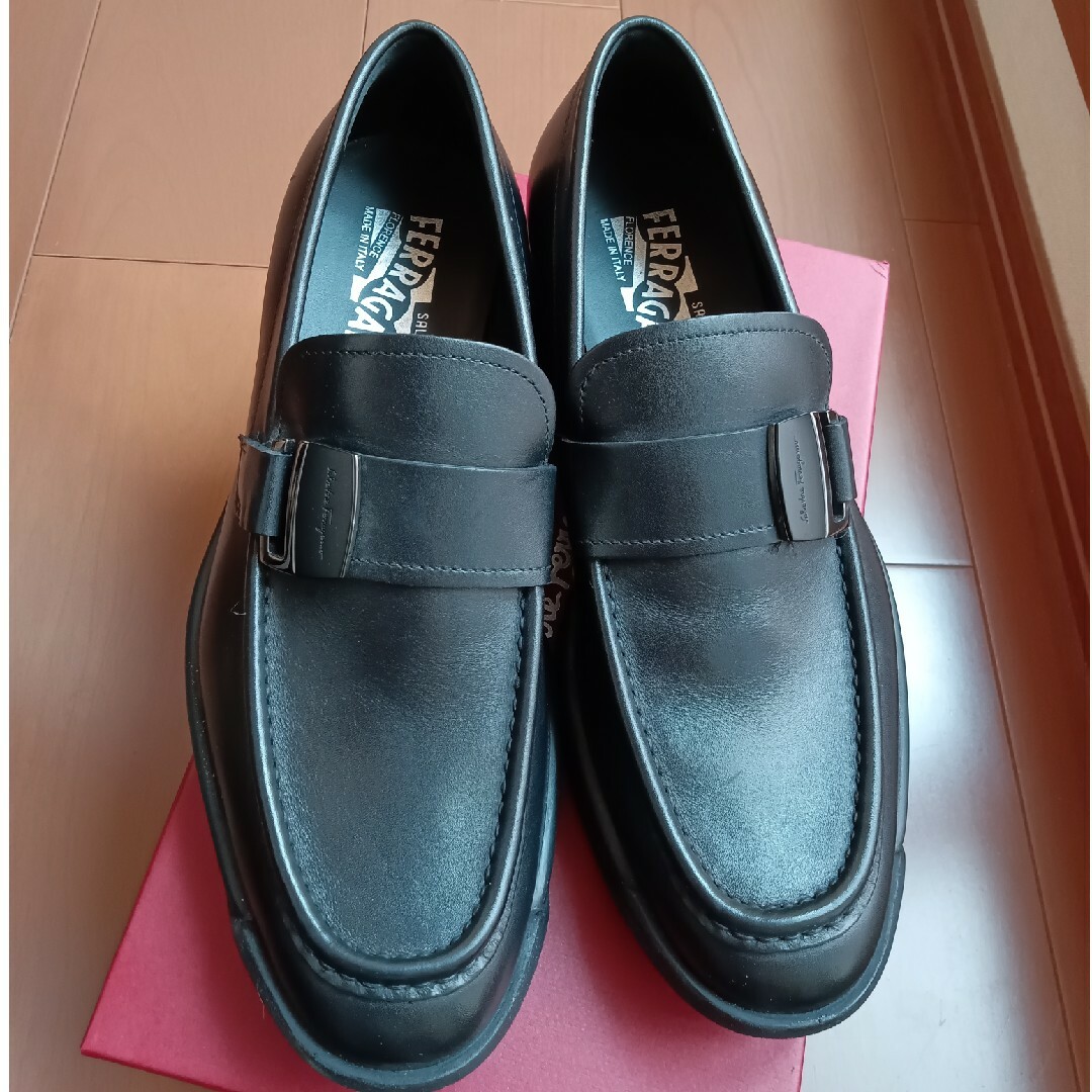 Salvatore Ferragamo(サルヴァトーレフェラガモ)の一回のみ使用フェラガモ5.5メンズフォーマル5ハーフビジネスローファーパンプス メンズの靴/シューズ(ドレス/ビジネス)の商品写真