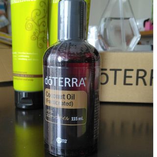 ドテラ(doTERRA)のドテラココナッツオイル115ml1本！(その他)