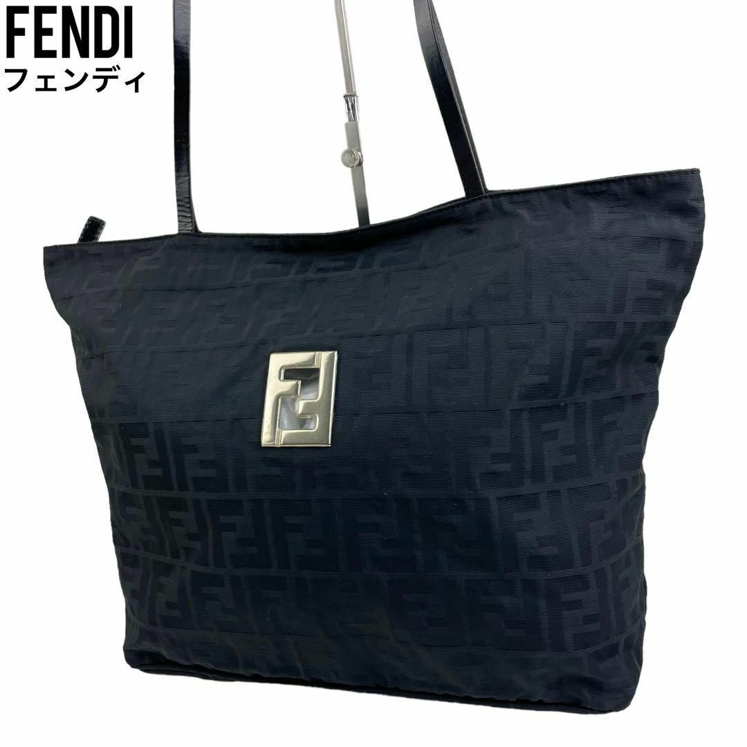 ✨良品　FENDI フェンディ　ハンドバッグ　ズッカ柄　キャンバス　ブラック　黒