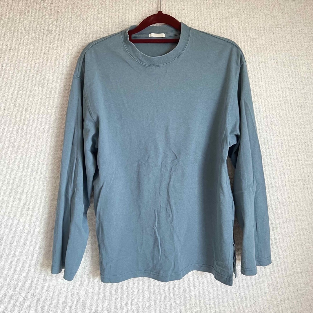 GU(ジーユー)のGU 長袖Tシャツ ブルー Sサイズ メンズ レディースのトップス(Tシャツ(長袖/七分))の商品写真