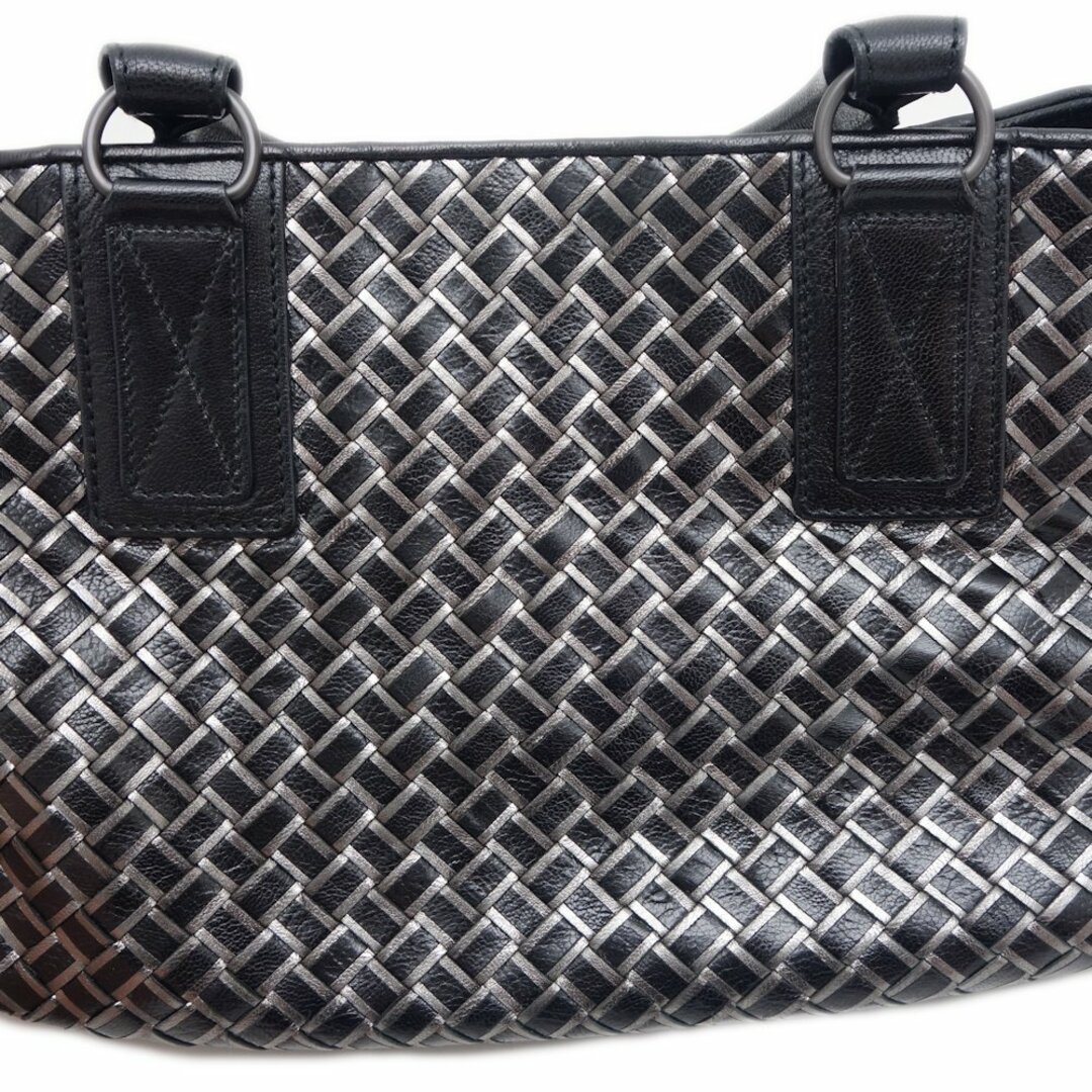 Bottega Veneta(ボッテガヴェネタ)のボッテガヴェネタ BOTTEGAVENETA イントレチャート 131679 ハンドバッグ レザー ブラック  シルバー / 450029【中古】 レディースのバッグ(ハンドバッグ)の商品写真