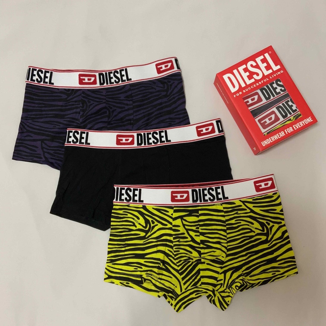 DIESEL(ディーゼル)の洗練　DIESEL　UMBX-DAMIENTHREEPACK　イエロー　L メンズのアンダーウェア(ボクサーパンツ)の商品写真