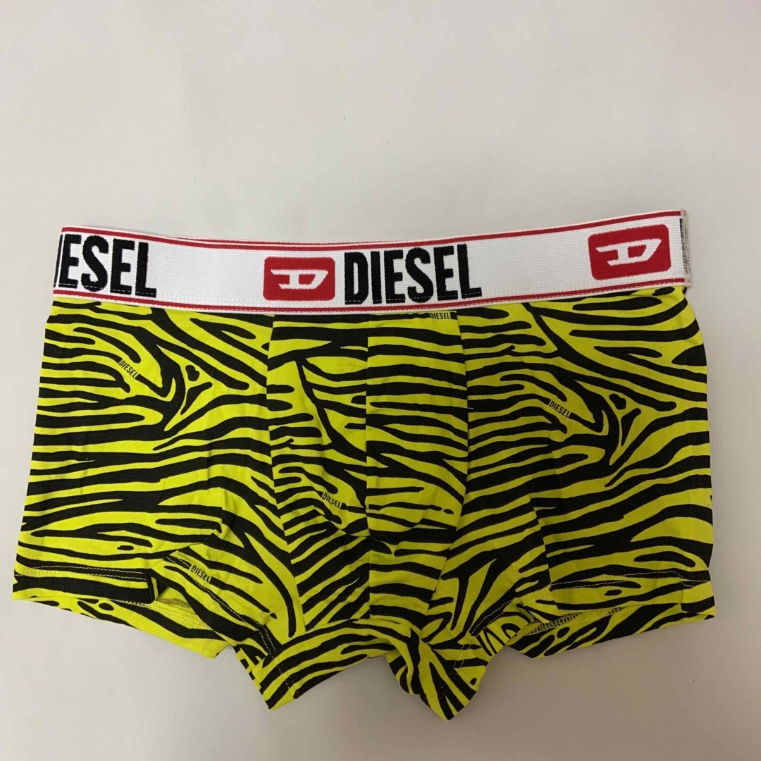 DIESEL(ディーゼル)の洗練　DIESEL　UMBX-DAMIENTHREEPACK　イエロー　L メンズのアンダーウェア(ボクサーパンツ)の商品写真