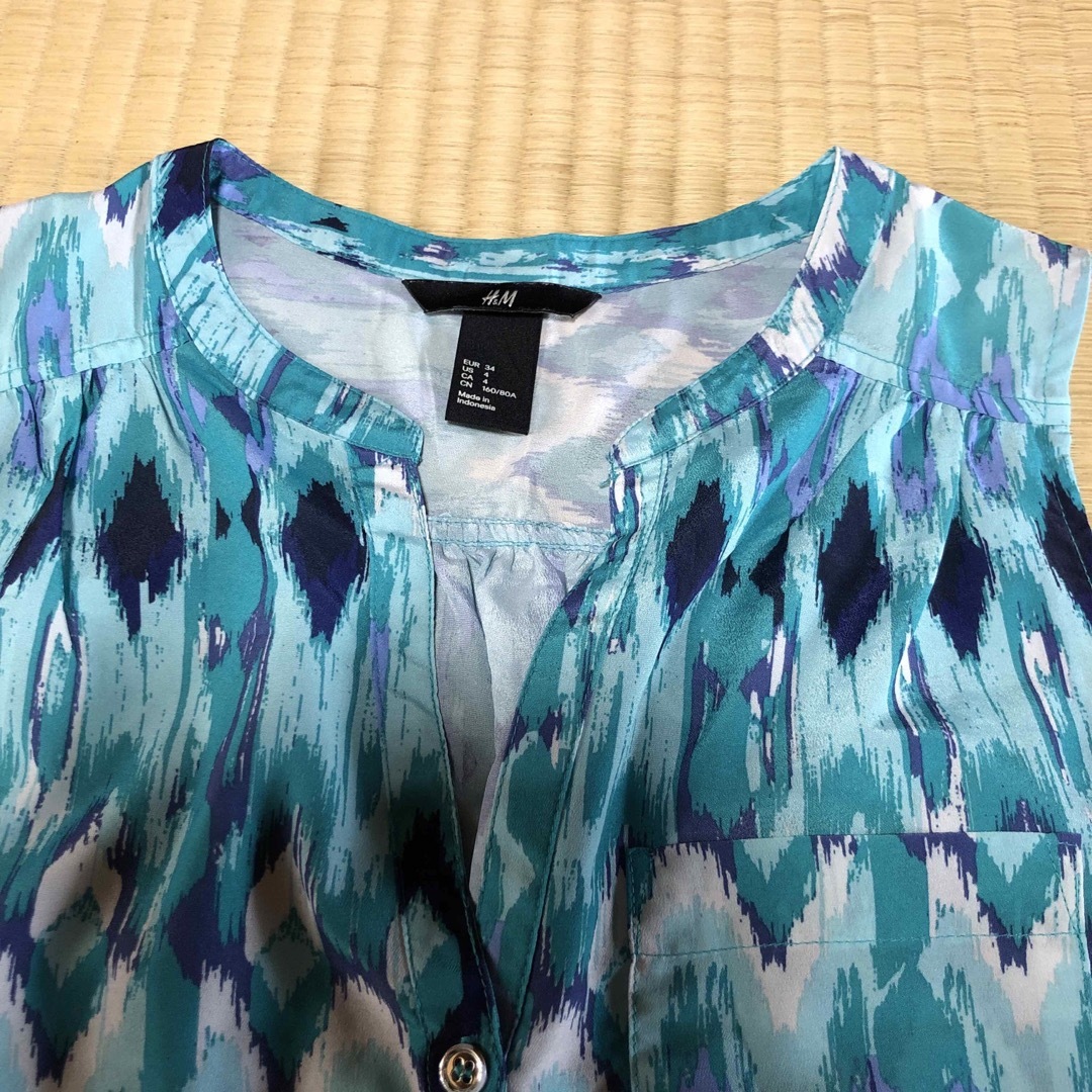 H&M(エイチアンドエム)のＨ＆Ｍ　キーネック　ノースリーブトップス　サイズ34 レディースのトップス(シャツ/ブラウス(半袖/袖なし))の商品写真