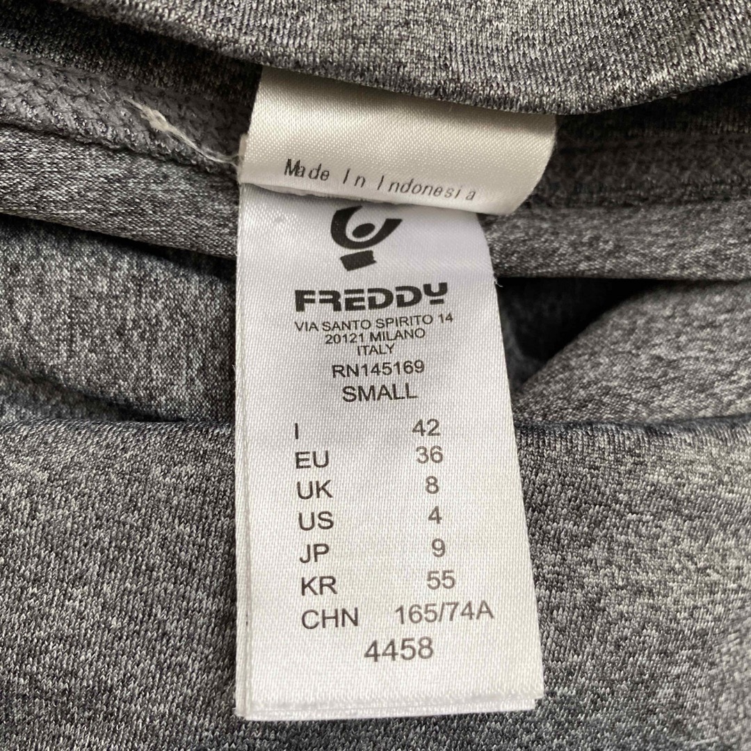 新着 値下げ❗️FREDDY フラワー レギンス フレディ ヨガ