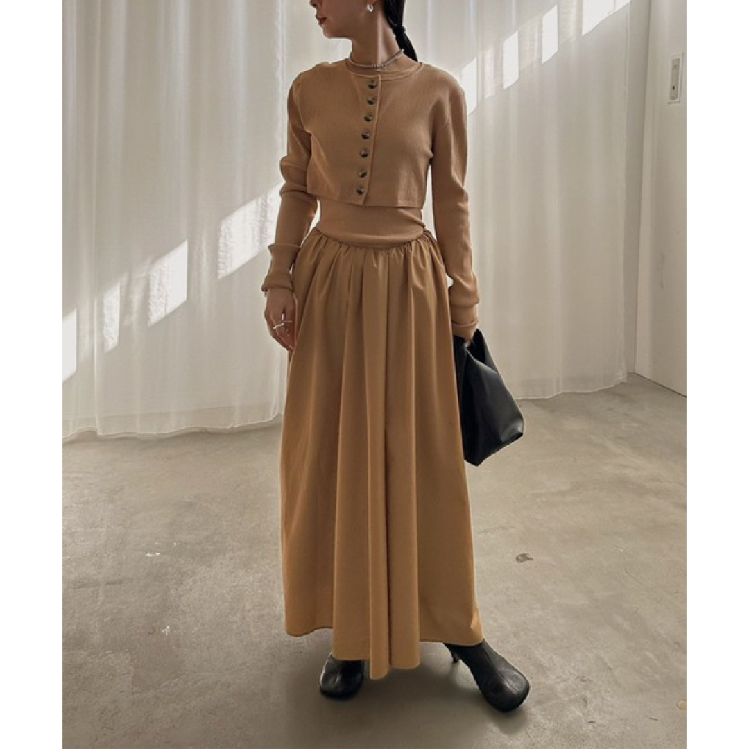 Ameri VINTAGE(アメリヴィンテージ)のAMERI サンプル新品KNIT DOCKING VOLUME DRESS レディースのワンピース(ロングワンピース/マキシワンピース)の商品写真