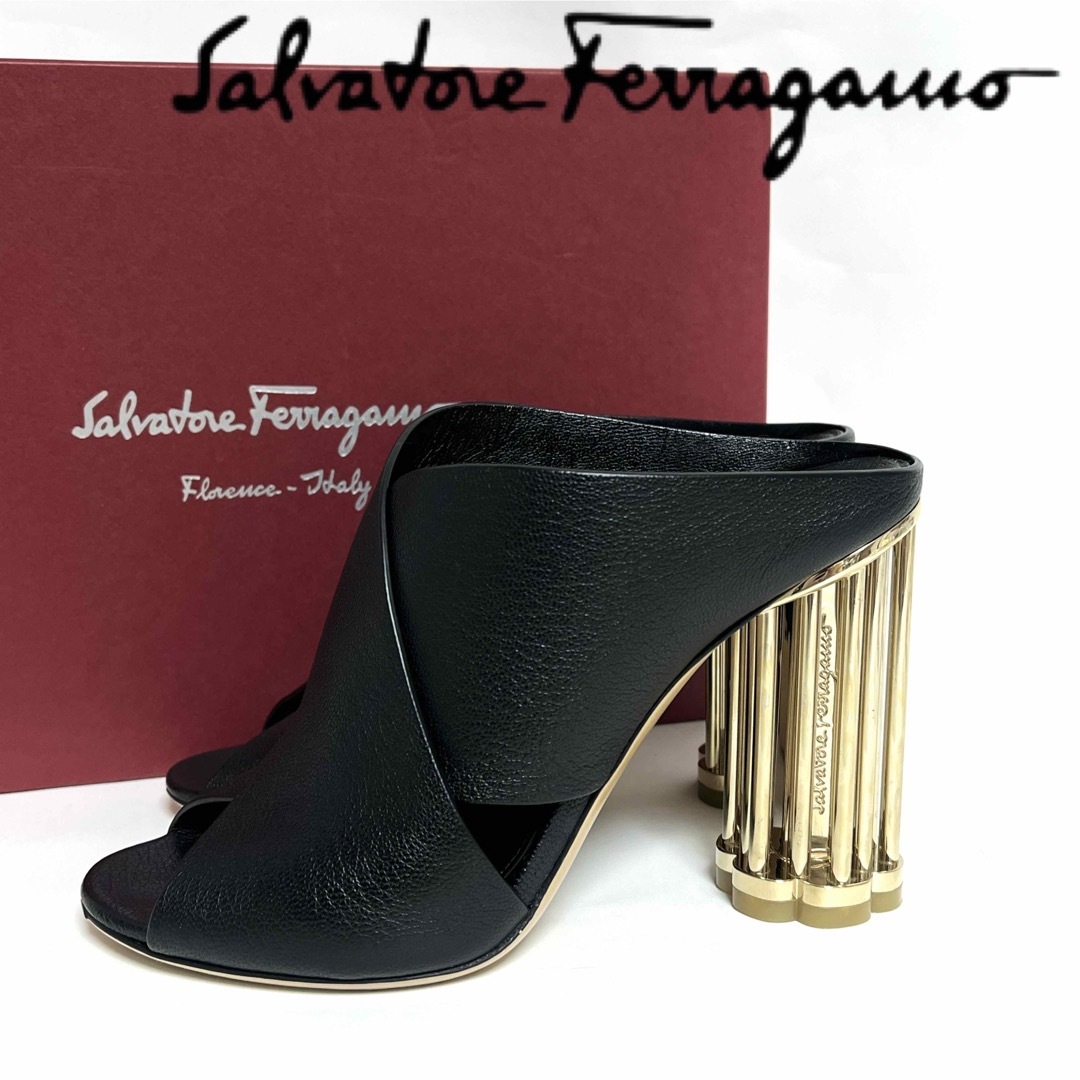 Salvatore Ferragamo(サルヴァトーレフェラガモ)のSalvatore Ferragamo Flower Mules 24cm レディースの靴/シューズ(ハイヒール/パンプス)の商品写真