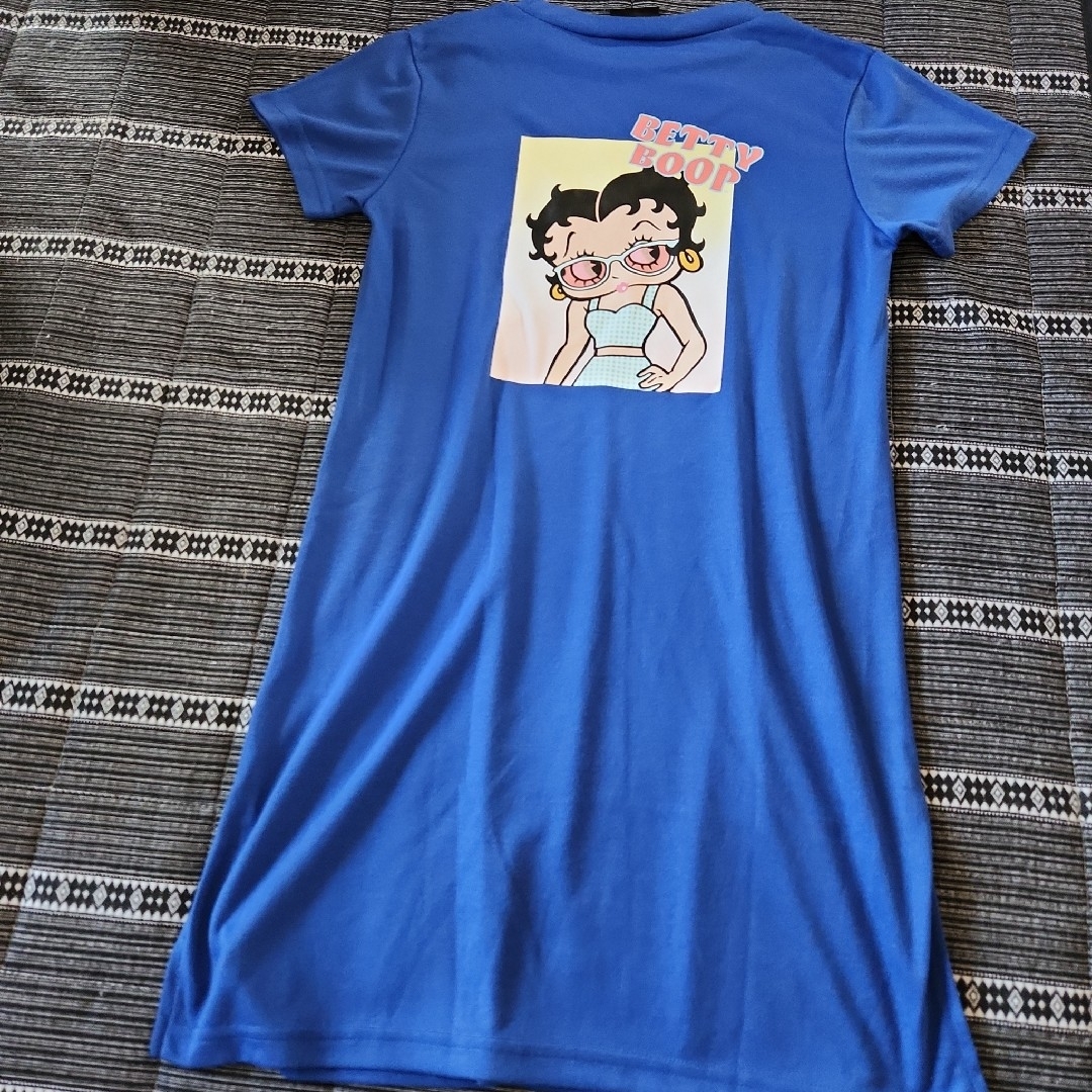 Betty Boop(ベティブープ)のベティちゃん半袖Tシャツワンピース　ブルー キッズ/ベビー/マタニティのキッズ服女の子用(90cm~)(ワンピース)の商品写真