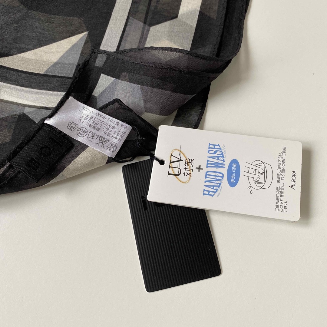 ICB(アイシービー)のICB スカーフ シルク UV対策 ブラック ベージュ 幾何学模様 レトロ風 レディースのファッション小物(バンダナ/スカーフ)の商品写真