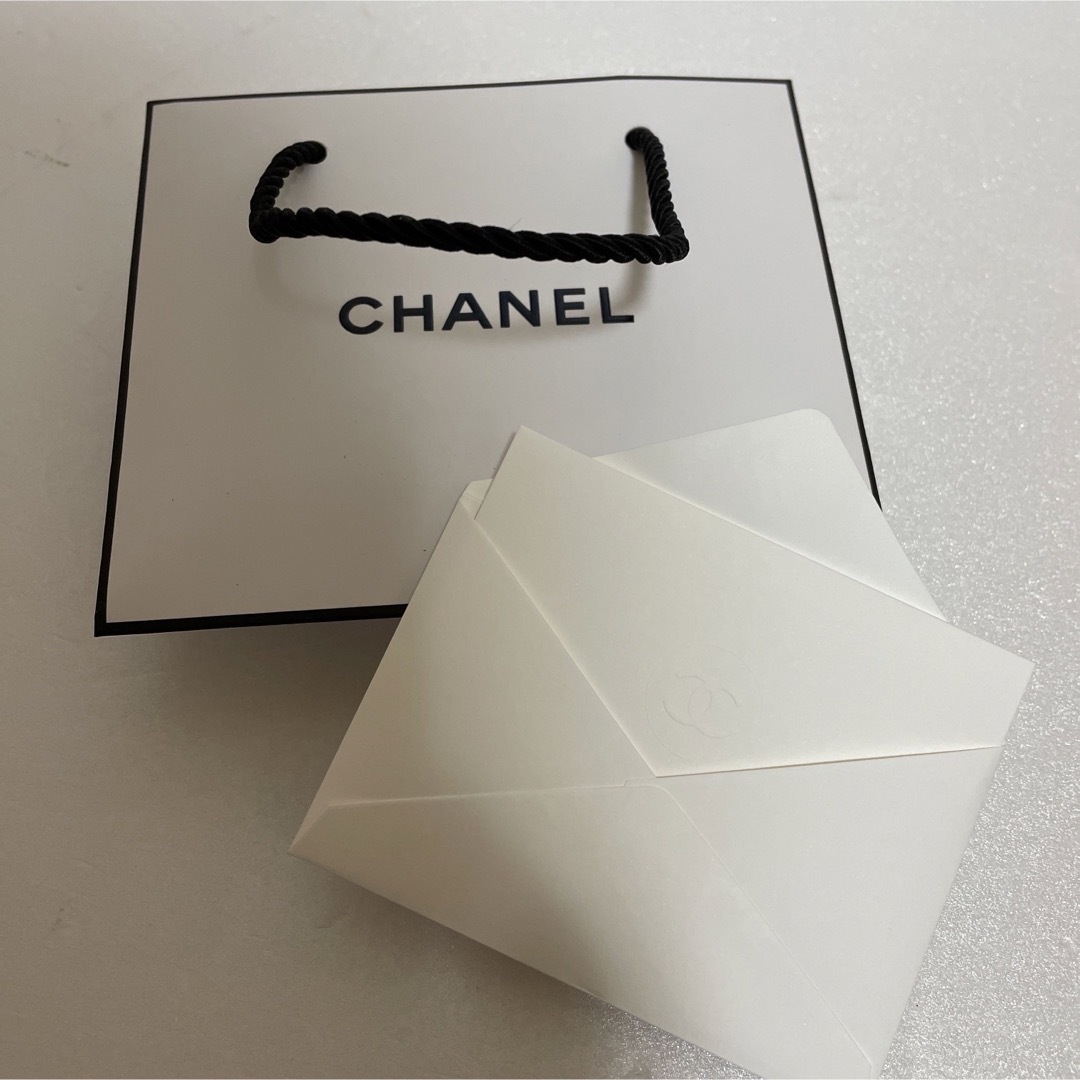 CHANEL(シャネル)の付属品全て付いてます！超美品！CHANEL コンパクトミラー  レディースのファッション小物(ミラー)の商品写真