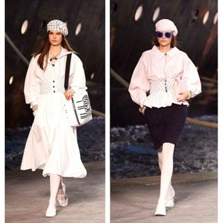 シャネル(CHANEL)の★CHANEL★2019★未使用★CCビジュー★パフ袖★ ラ・パウザ★ジャケット(ブルゾン)