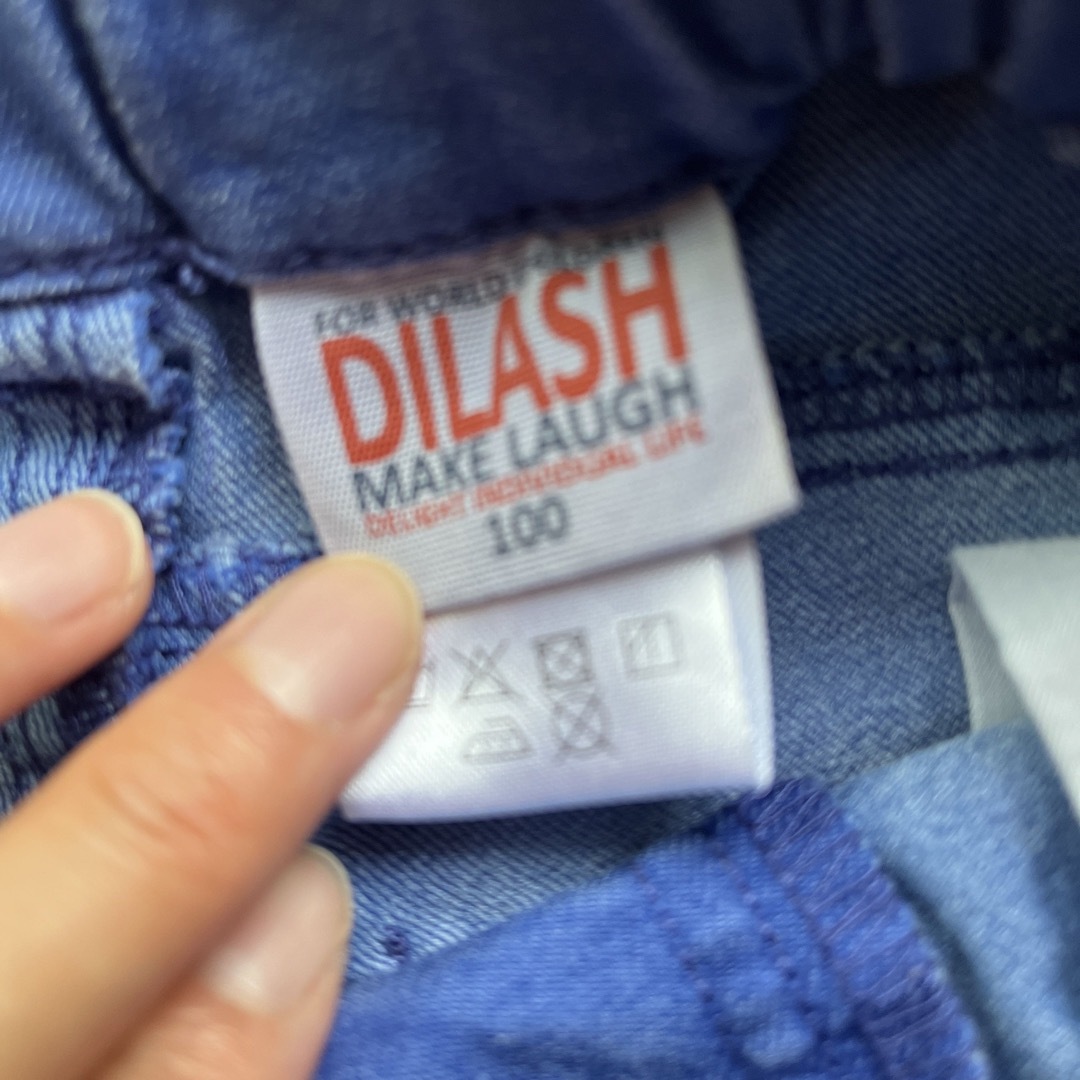 DILASH(ディラッシュ)のDILASH 5ー7部丈　デニムライクパンツ　レギンス　100 キッズ/ベビー/マタニティのキッズ服男の子用(90cm~)(パンツ/スパッツ)の商品写真