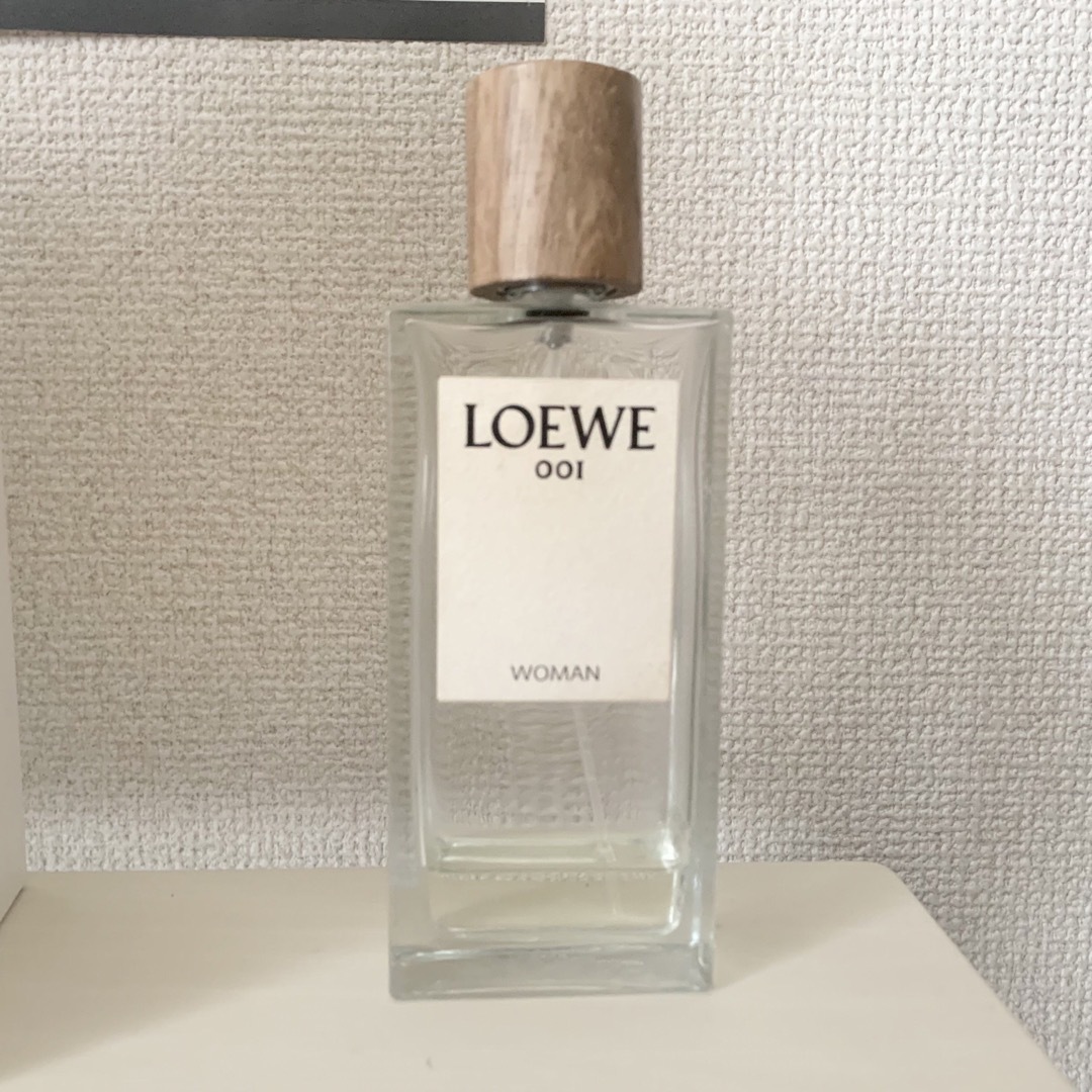 LOEWE(ロエベ)のロエベ　001 ウーマン香水　100ml コスメ/美容の香水(香水(女性用))の商品写真