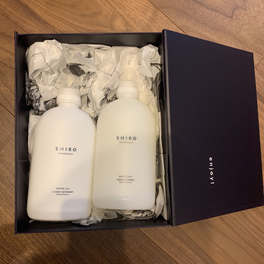 shiro - shiro 洗濯洗剤 柔軟剤ギフトボックス入り 新品の通販 shiro - shiro 洗濯洗剤 柔軟剤ギフトボックス入り 新品の通販