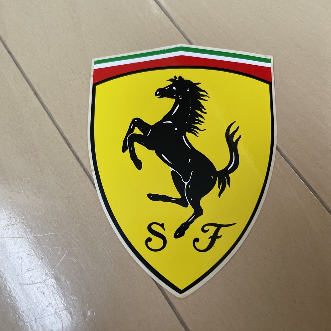 Ferrari(フェラーリ)の新品　フェラーリ　ステッカー　（公式　ナイスマン　スポーツ製） 自動車/バイクのバイク(ステッカー)の商品写真