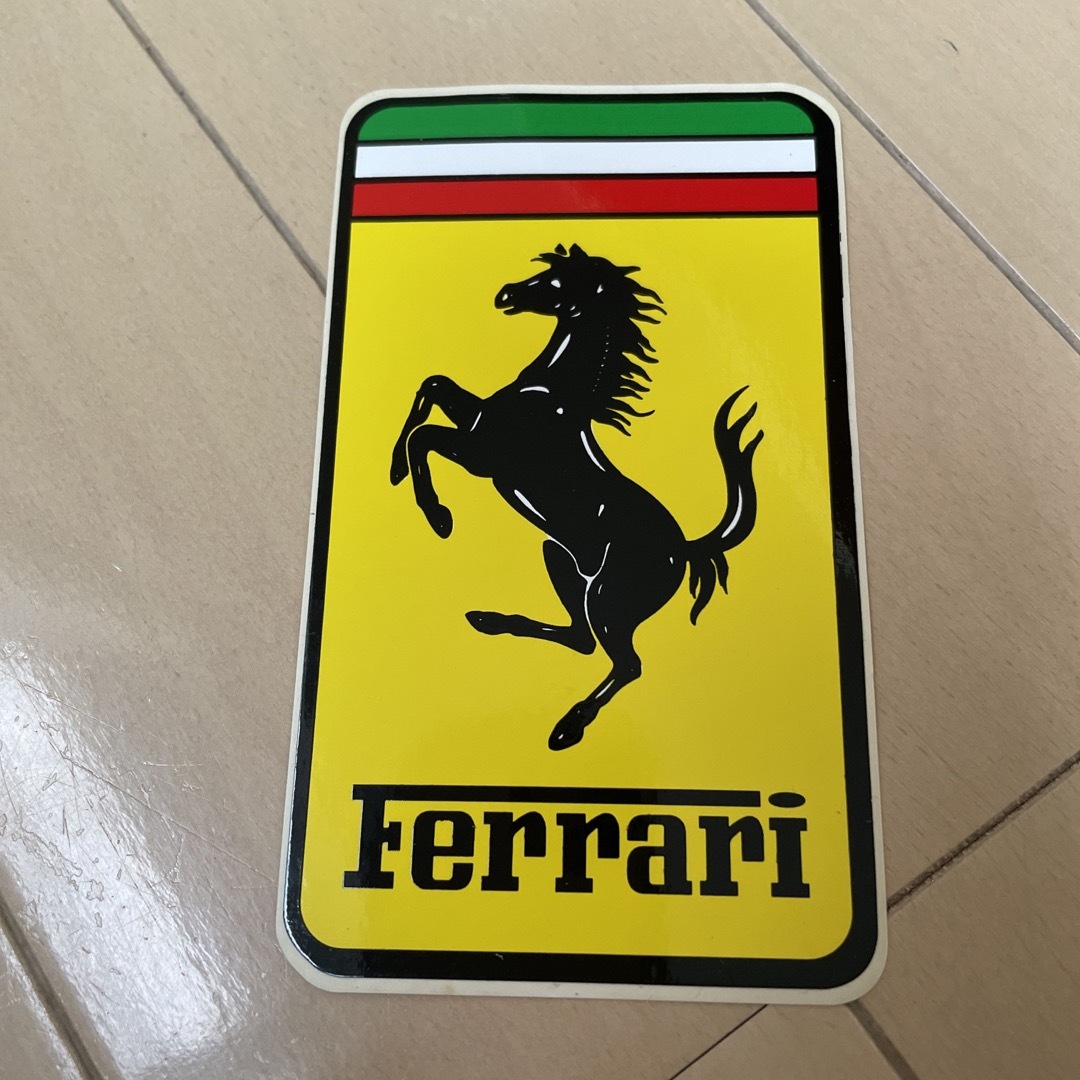 Ferrari(フェラーリ)の新品　フェラーリ　ステッカー　（公式　ナイスマン　スポーツ製） 自動車/バイクのバイク(ステッカー)の商品写真