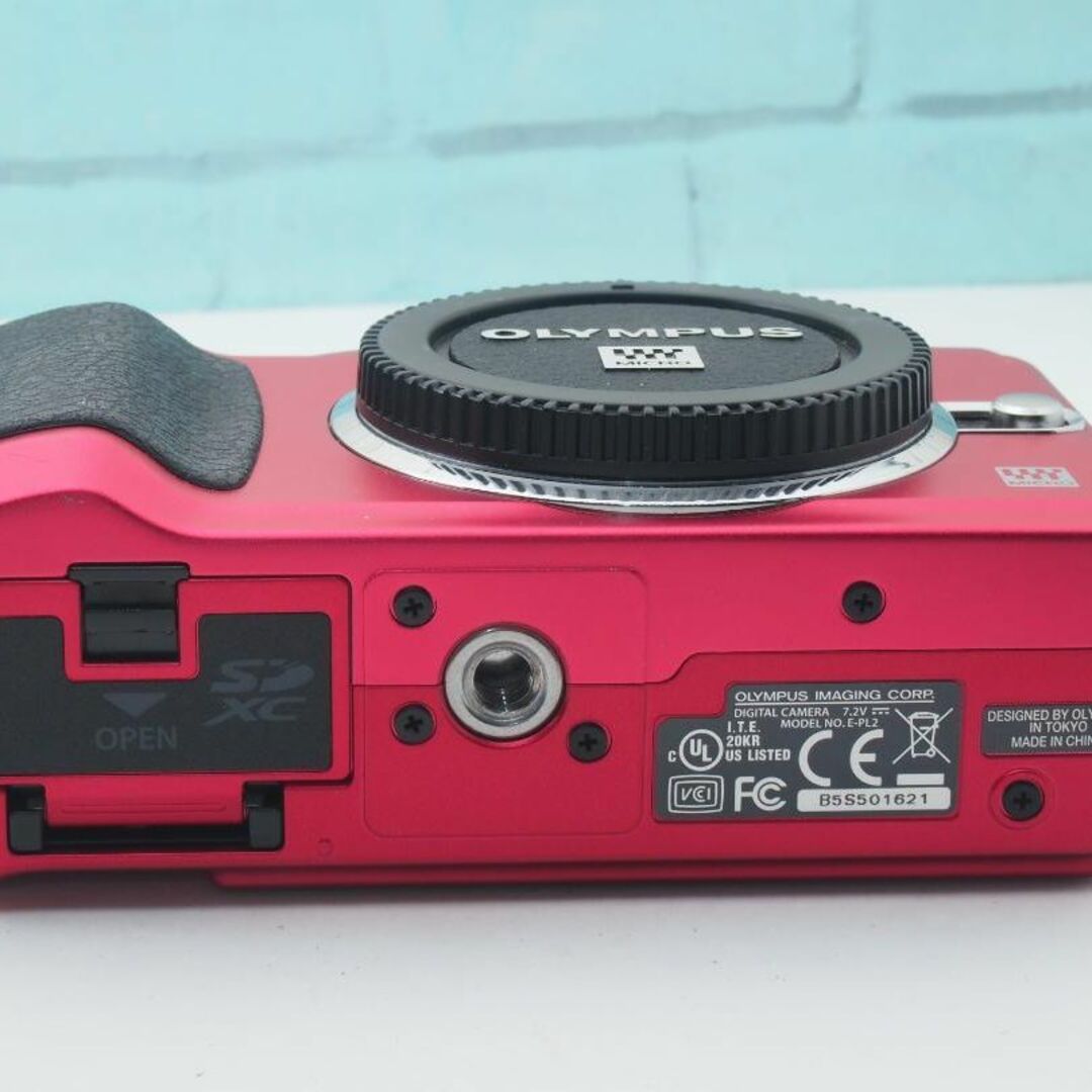 OLYMPUS(オリンパス)のオリンパス ペン E-PL2 レッド RED ボディ のみ スマホ/家電/カメラのカメラ(ミラーレス一眼)の商品写真
