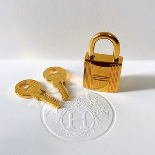 エルメス(Hermes)の✳︎ HERMES ゴールドカデナ 南京錠 パドロック エルメス ✳︎(チャーム)