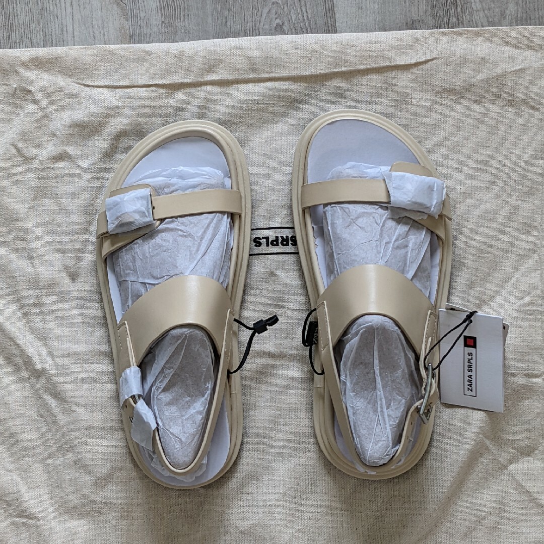 ZARA バックル付き リアルレザー サンダル ベージュ 36サイズ