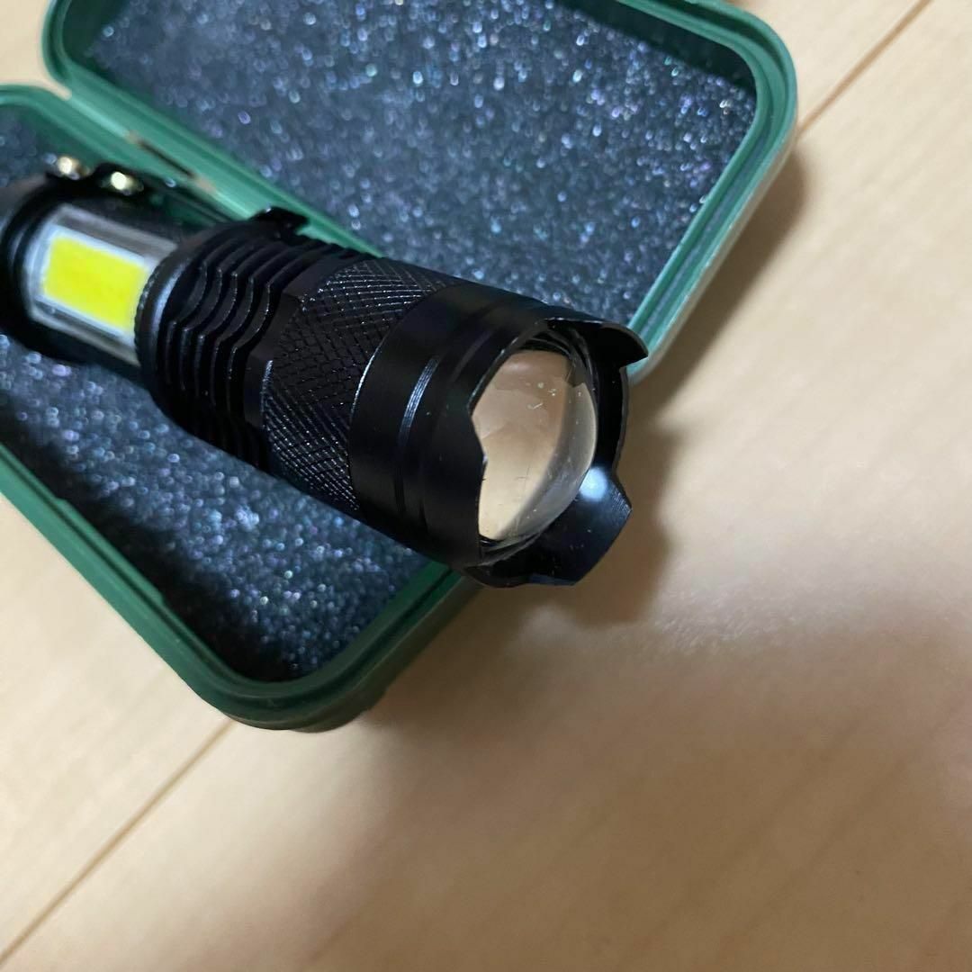 ハンディLEDライト 懐中電灯 ランタン USB充電式 内臓バッテリー 強力の通販 by pre@shop|ラクマ ハンディLEDライト 懐中電灯 USB充電式 LEDランタン 内臓バッテリー
