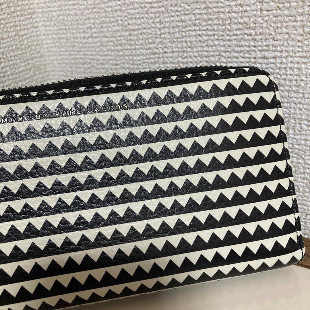 【極美品】マークバイマークジェイコブス 長財布 MARC JACOBS