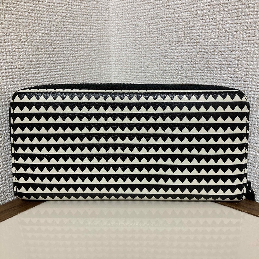 【極美品】マークバイマークジェイコブス 長財布 MARC JACOBS