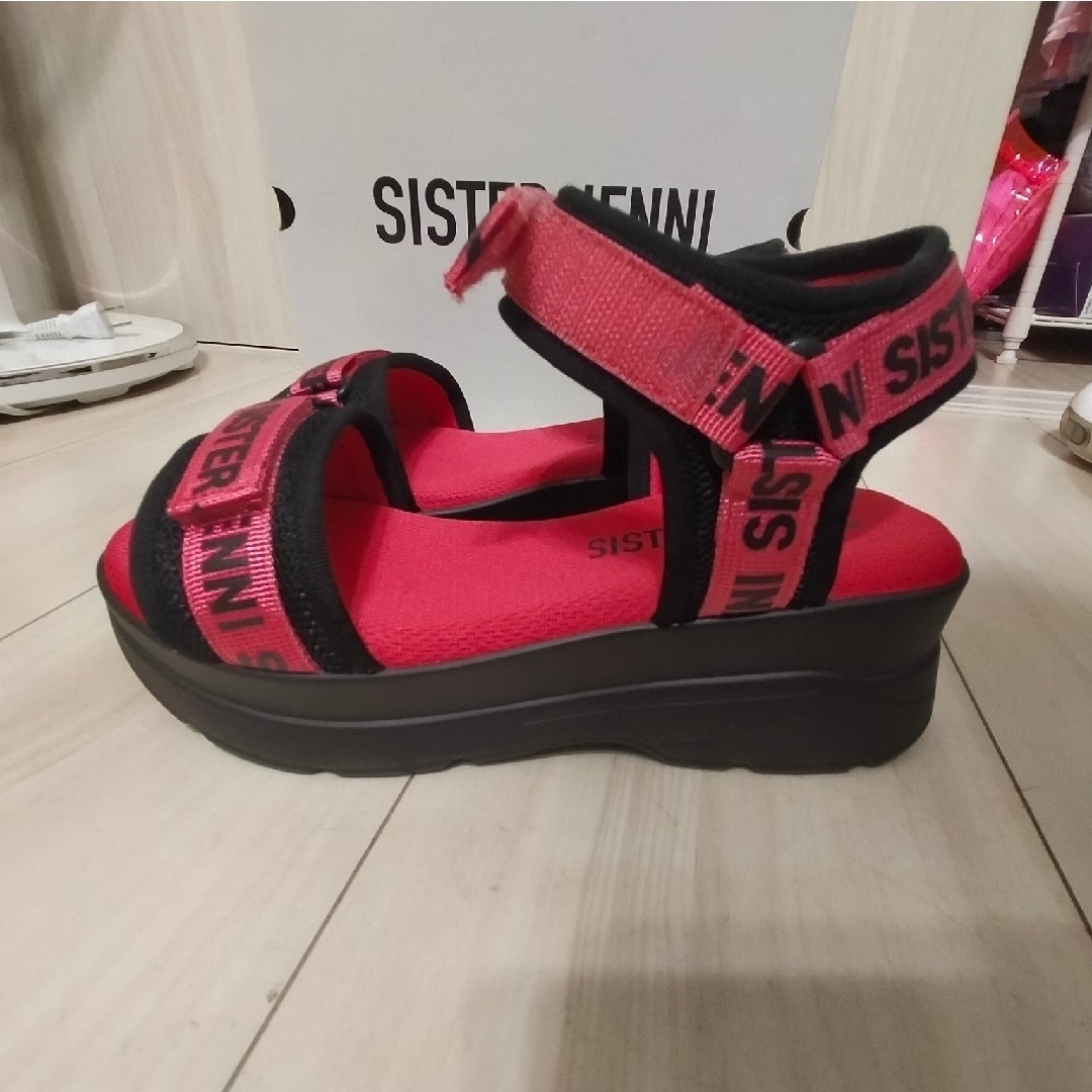 JENNI(ジェニィ)の🍀💝SISTERJENNI💝🍀サンダル 22cm キッズ/ベビー/マタニティのキッズ靴/シューズ(15cm~)(サンダル)の商品写真