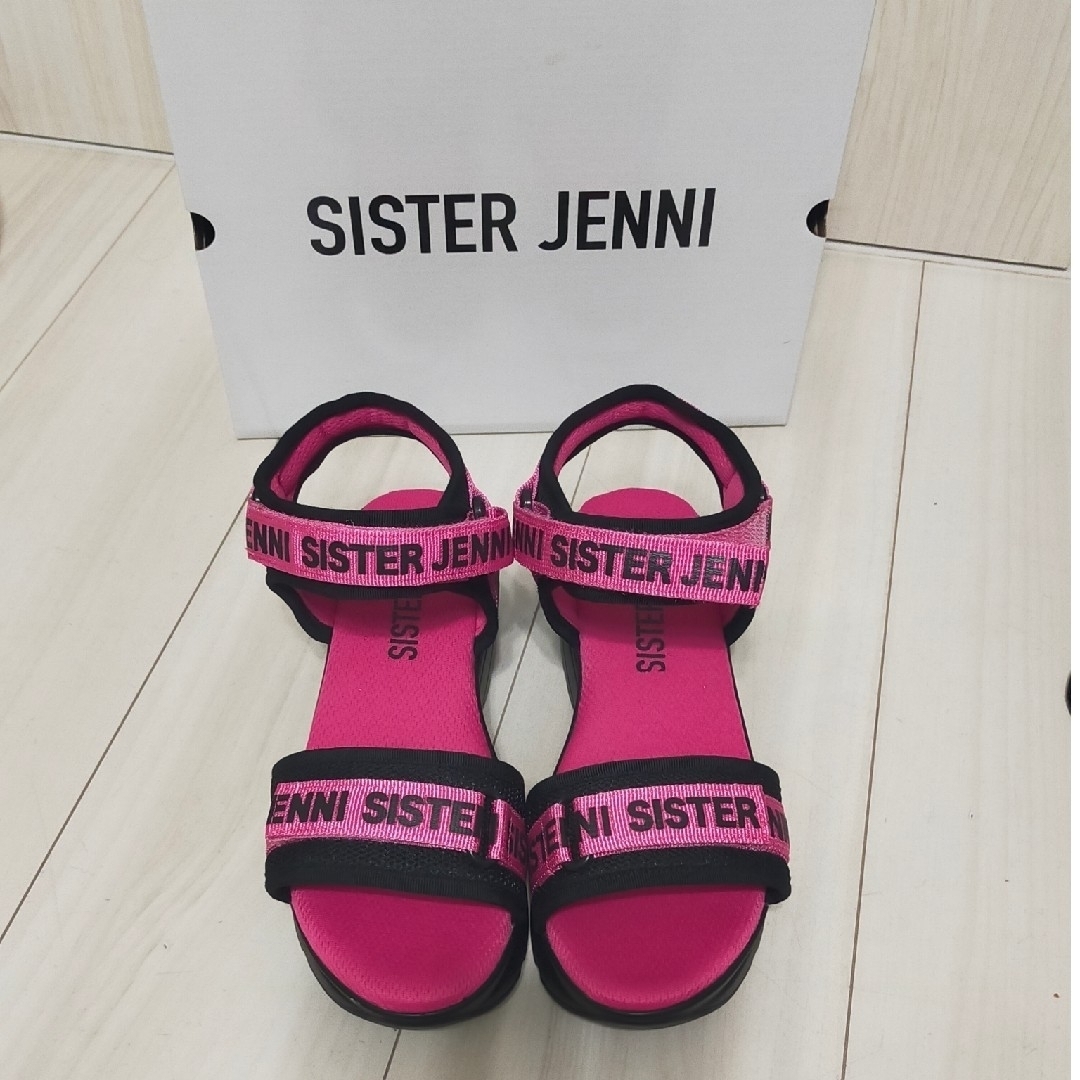 JENNI(ジェニィ)の🍀💝SISTERJENNI💝🍀サンダル 22cm キッズ/ベビー/マタニティのキッズ靴/シューズ(15cm~)(サンダル)の商品写真