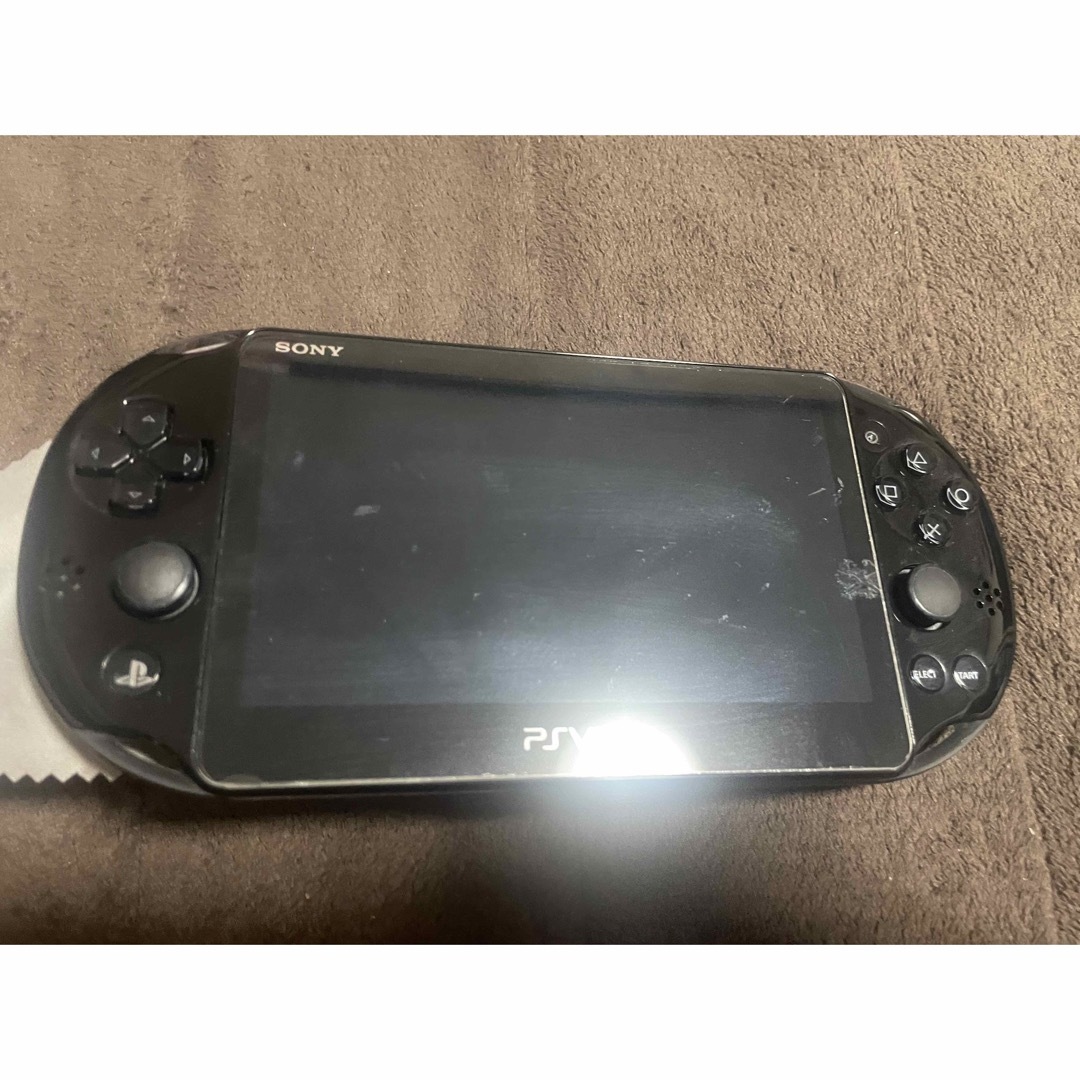 PlayStation Vita(プレイステーションヴィータ)のvita  ブラック　マイクラ　4番 エンタメ/ホビーのゲームソフト/ゲーム機本体(携帯用ゲーム機本体)の商品写真