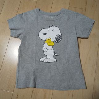 ユニクロ(UNIQLO)の120cm UNIQLO SNOOPY 半袖 グレー Tシャツ スヌーピー(Tシャツ/カットソー)