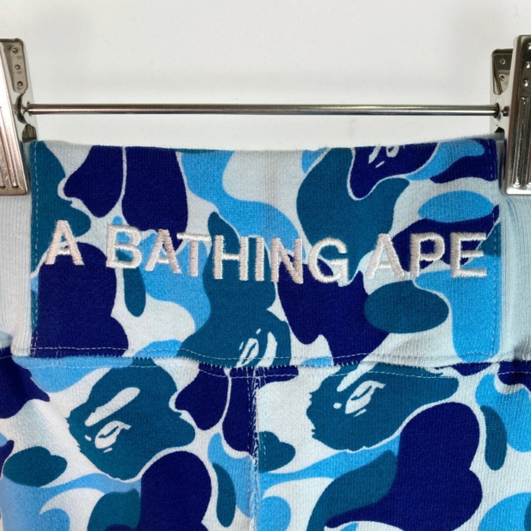 A BATHING APE(アベイシングエイプ)の★アベイシングエイプ スウェットショートパンツ カモ柄  ブルー XL メンズのパンツ(ワークパンツ/カーゴパンツ)の商品写真