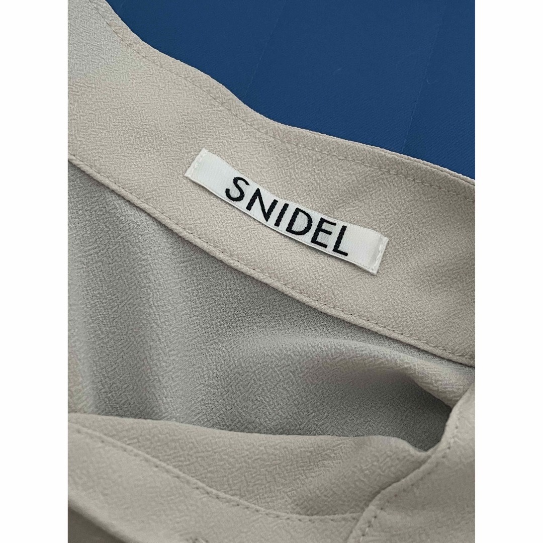 SNIDEL(スナイデル)のSNIDEL ラッフルスリーブプリントブラウス レディースのトップス(カットソー(半袖/袖なし))の商品写真