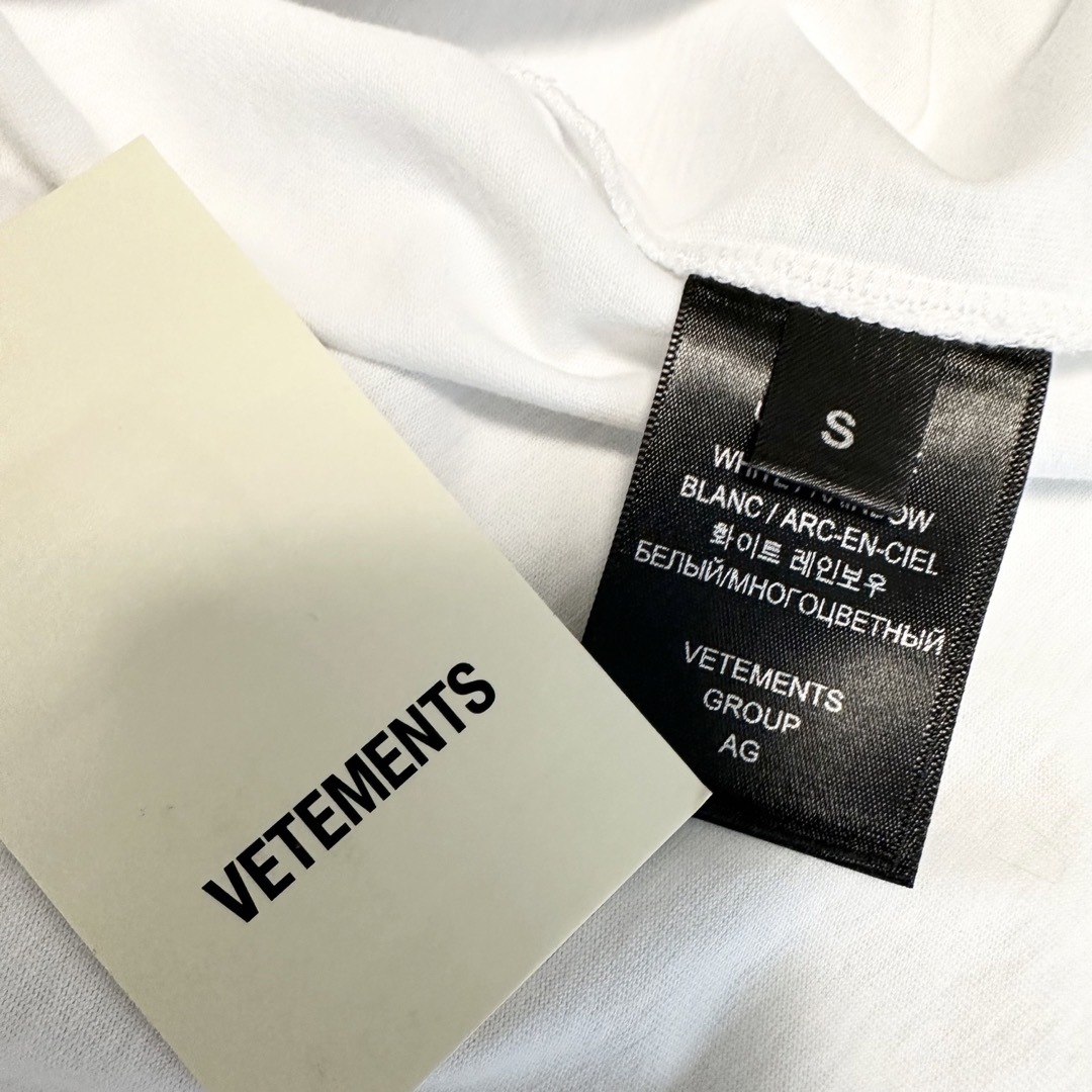 新品100%本物 vetements レインボー ロゴ Tシャツ ヴェトモン S