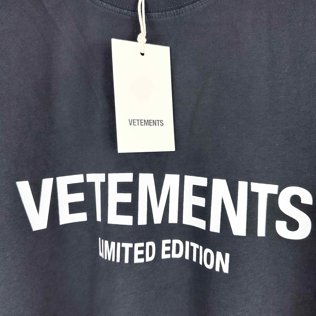 新品100%本物 vetements ロゴ Tシャツ ヴェトモン S