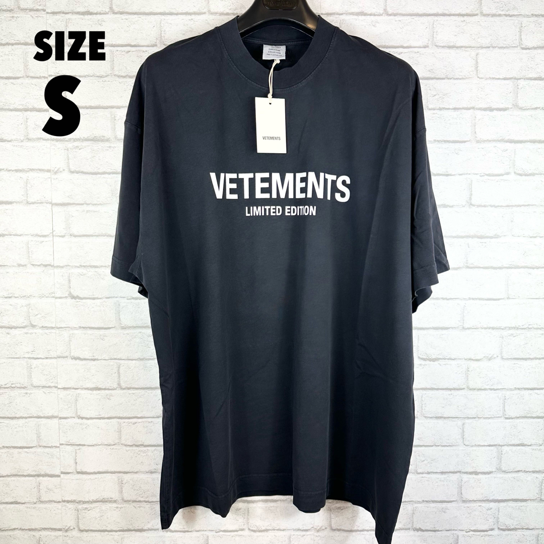 VETEMENTS ヴェトモン Sサイズ Tシャツ - Tシャツ/カットソー(半袖/袖なし)