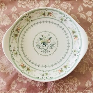 ロイヤルドルトン(Royal Doulton)のロイヤルドルトン　PROVENCAL TC1034  持ち手付お皿　ケーキ皿(食器)