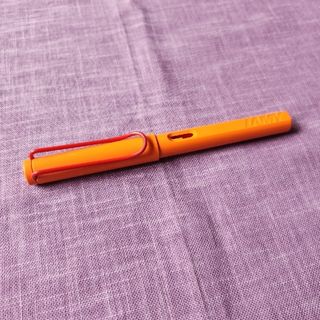 ラミー(LAMY)のLAMY safari  サファリ 万年筆 2009年限定 フレイム F(ペン/マーカー)