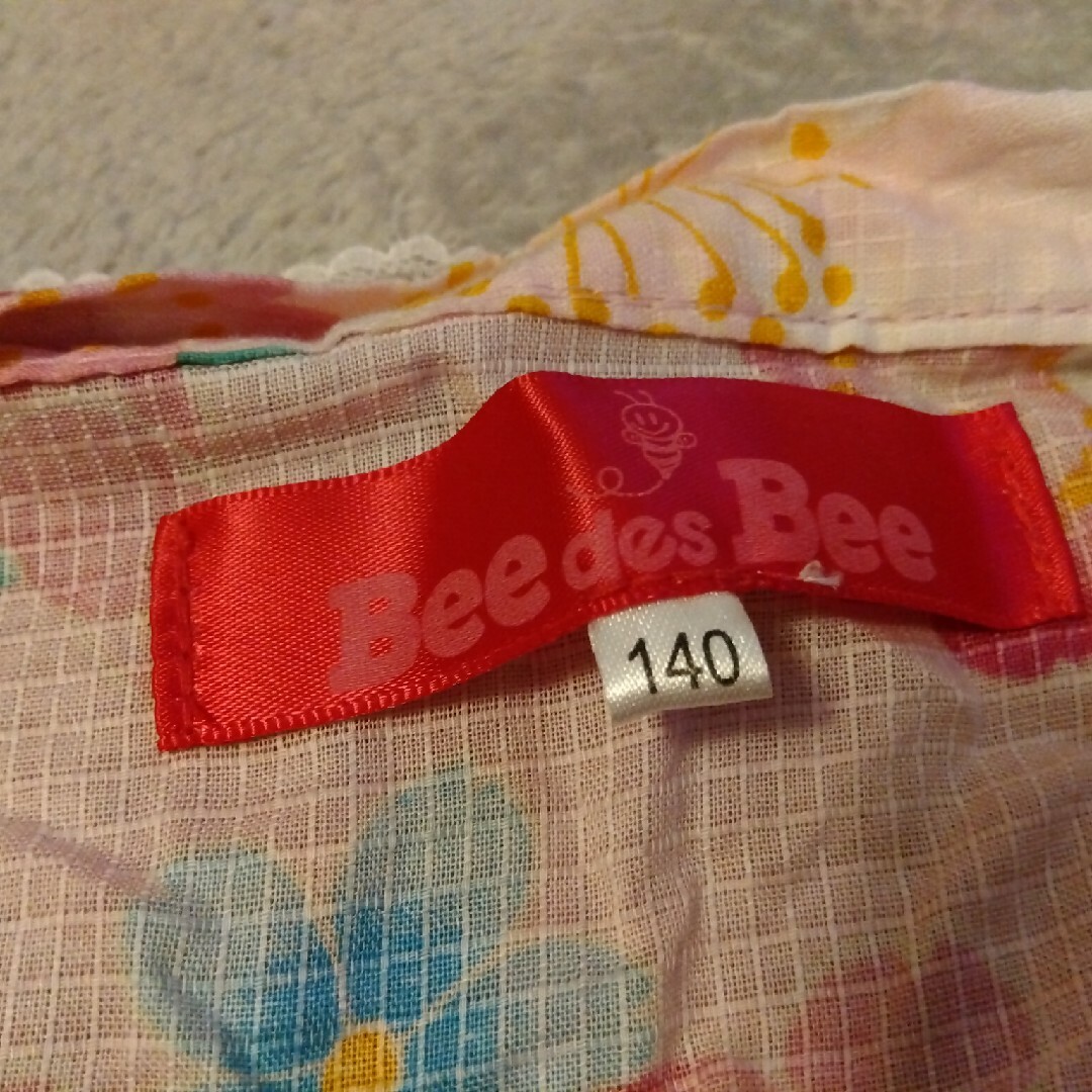 Bee ミニ丈浴衣　130 キッズ/ベビー/マタニティのキッズ服女の子用(90cm~)(甚平/浴衣)の商品写真