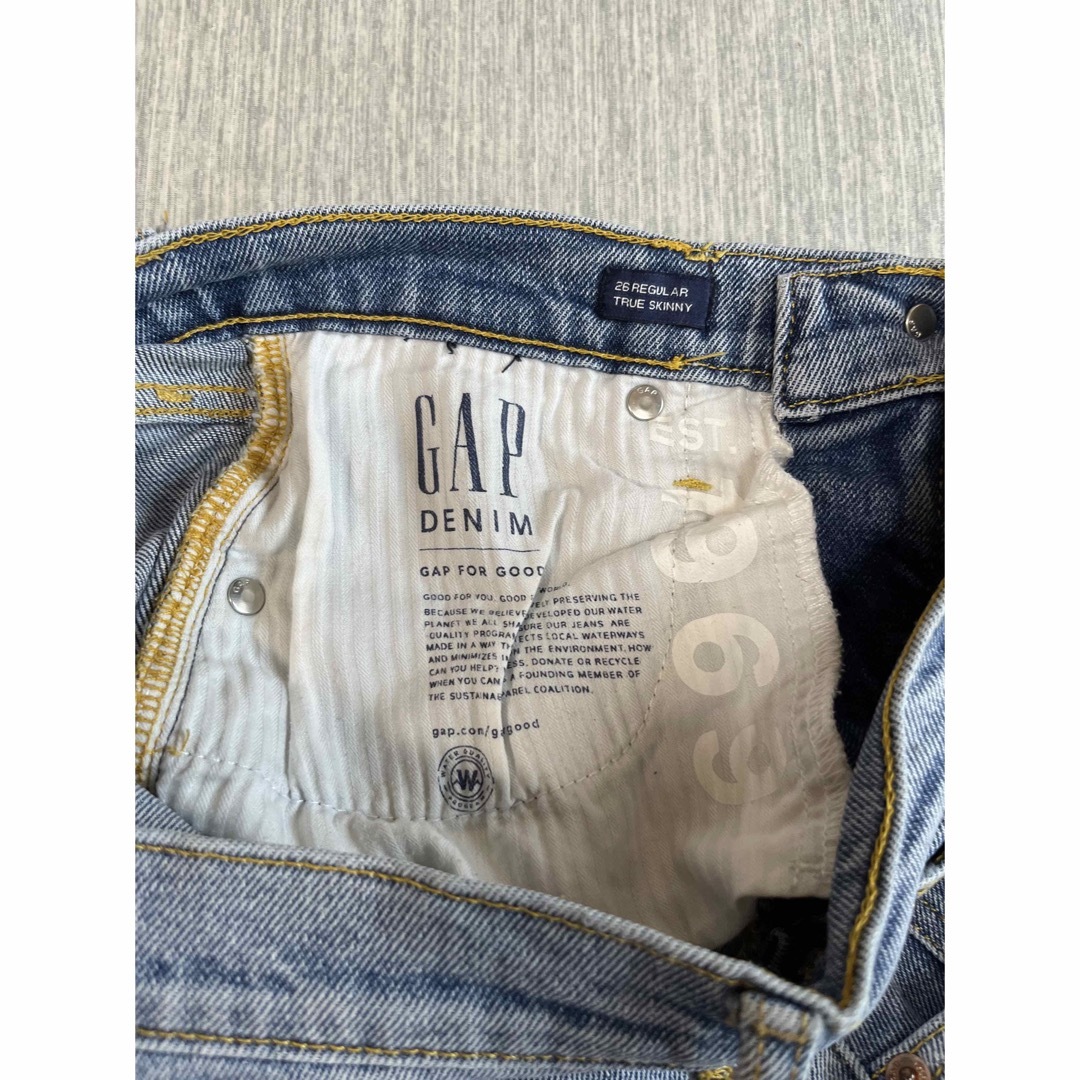 GAP(ギャップ)のGAP ダメージデニムパンツ　レディース レディースのパンツ(デニム/ジーンズ)の商品写真