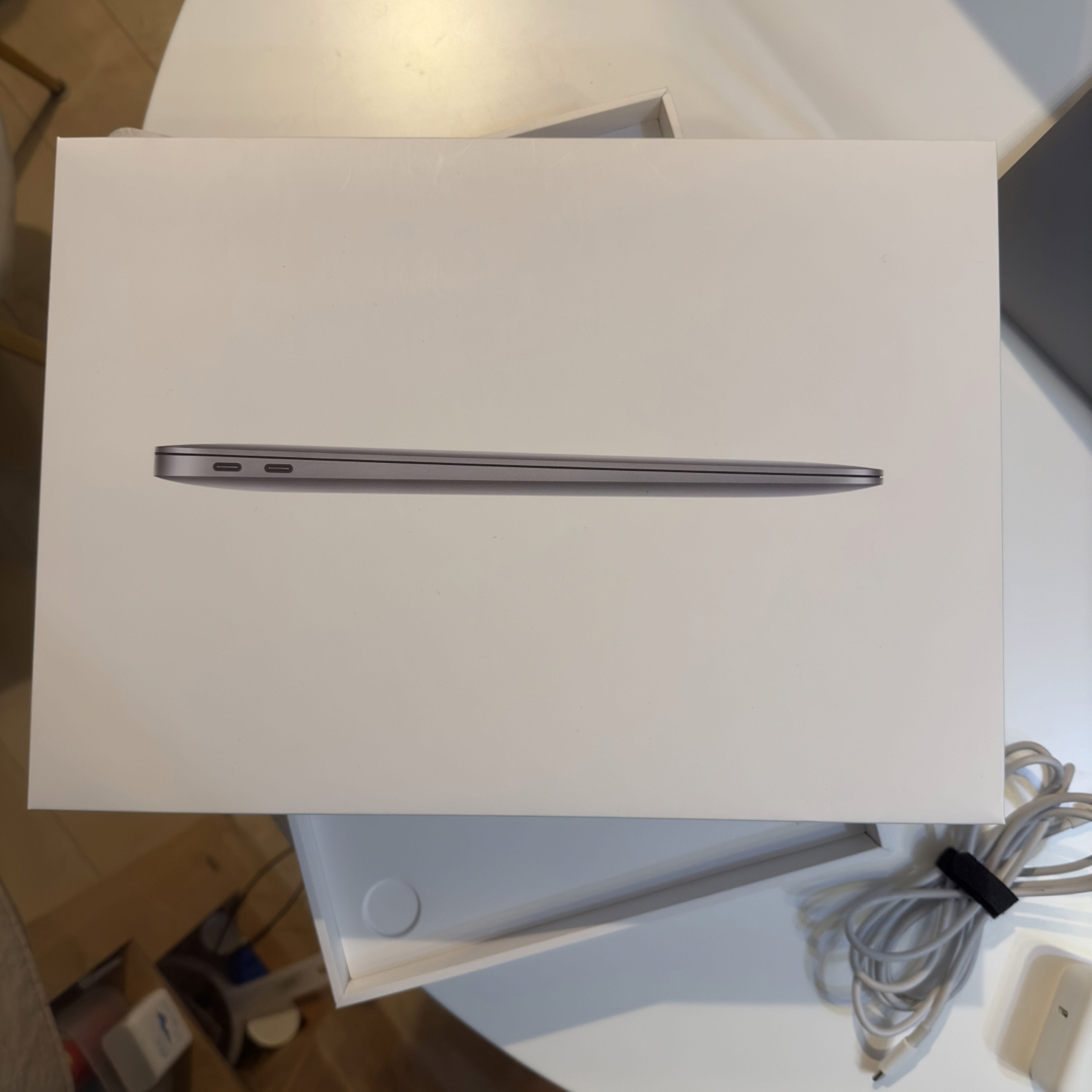 MacBook Air 2019 / i7 / 16GB / 256GB