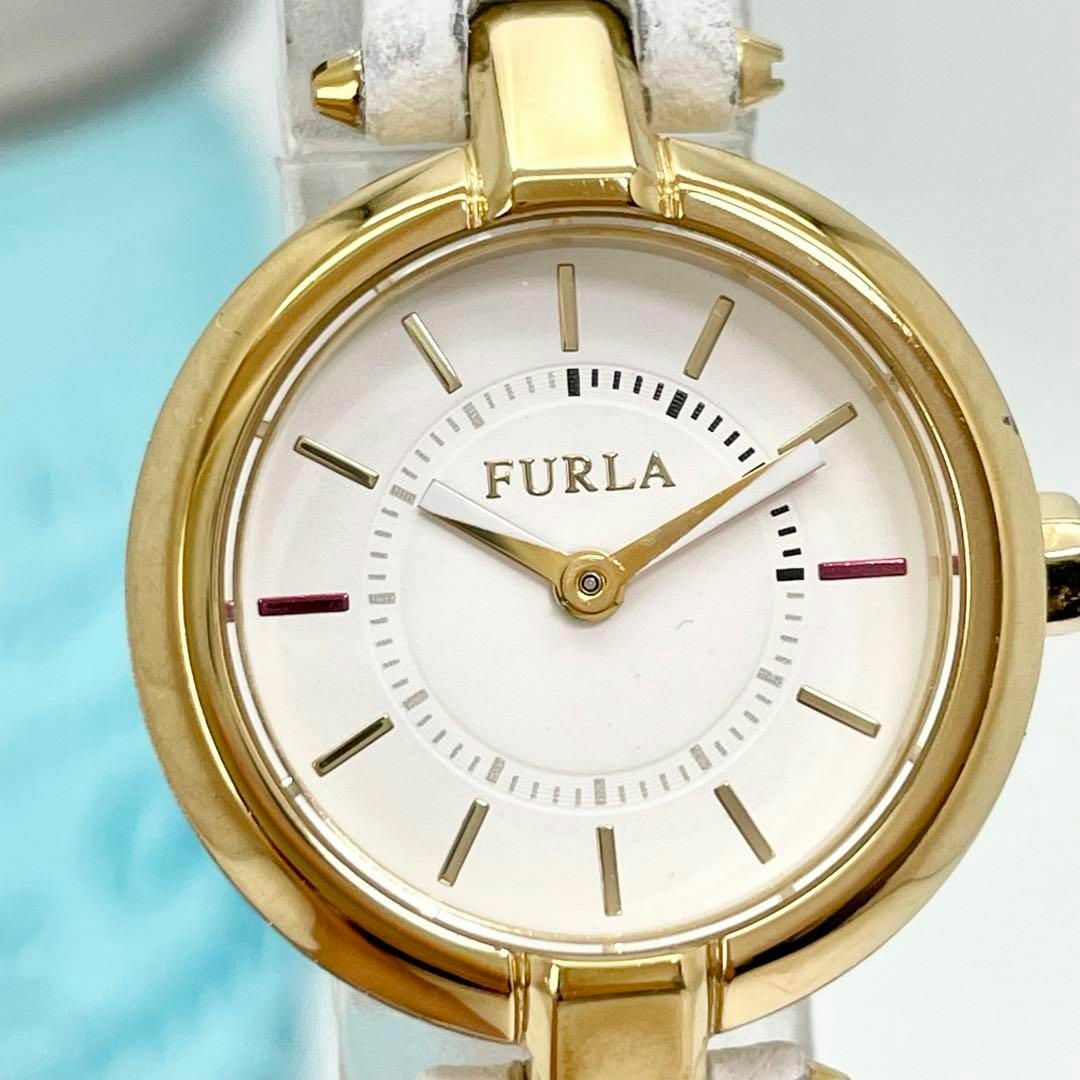 654 FURLA フルラ時計　レディース腕時計　ホワイト　ゴールド　人気 1