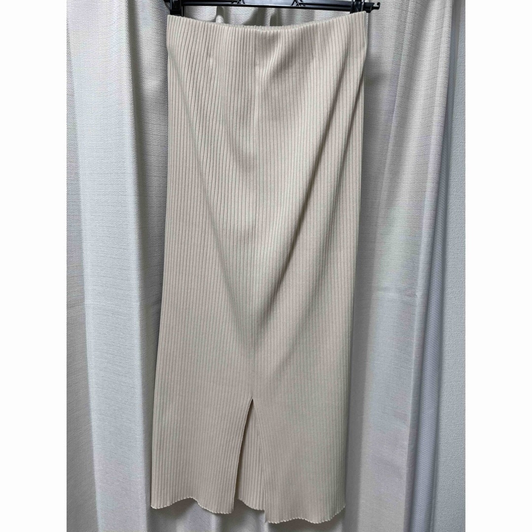 Noble(ノーブル)の最終お値下げNOBLE リブタイトスカート　ベージュ　美品 レディースのスカート(ひざ丈スカート)の商品写真