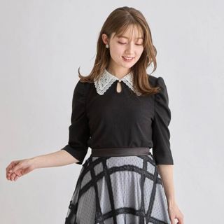 トッコクローゼット(TOCCO closet)の２ＷＡＹフラワーレース襟付きリブカットソープルオーバー(カットソー(半袖/袖なし))