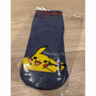 ポケモン(ポケモン)のピカチュウ靴下　新品(靴下/タイツ)